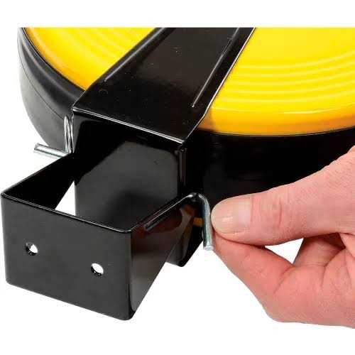 Bayco Retractable Cord Reel - Shop Hardware Tools Online Store