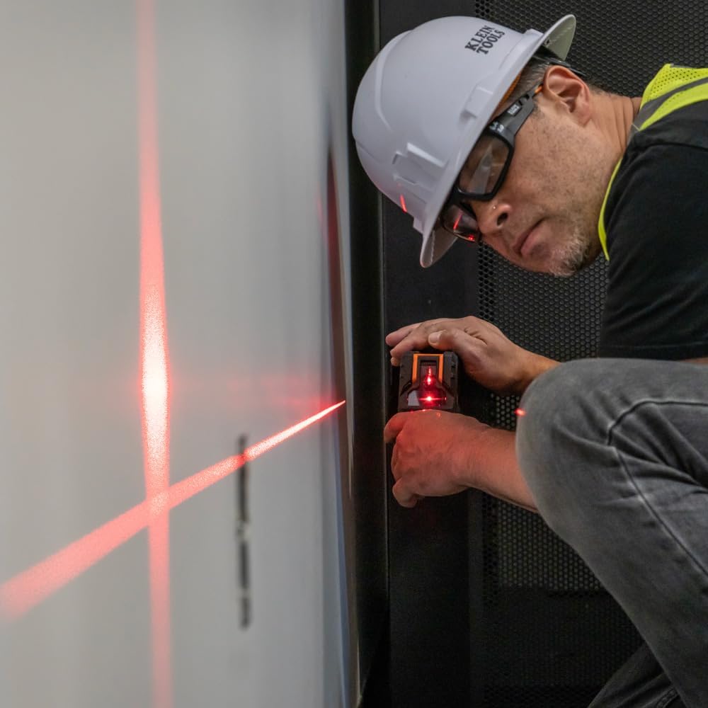 Klein Tools 93LCLS Laser Level, Self Leveling, Cross Line Level with Plumb Spot and Magnetic Mounting Clamp