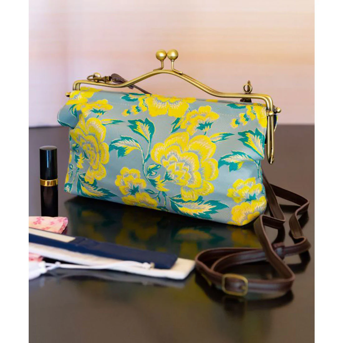 【Kaya】Elegant Kiss Lock Shoulder Bag Red