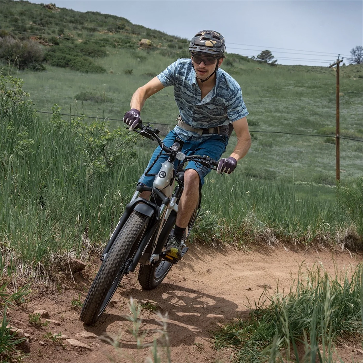 GOTRAX Tundra Electric Bike for Adults, 750W 48V 26" x 4" Fat Tire Adult Dirt Electric Bicycle, 20MPH All Terrain Electric Mountain Bike, Step over, Silver
