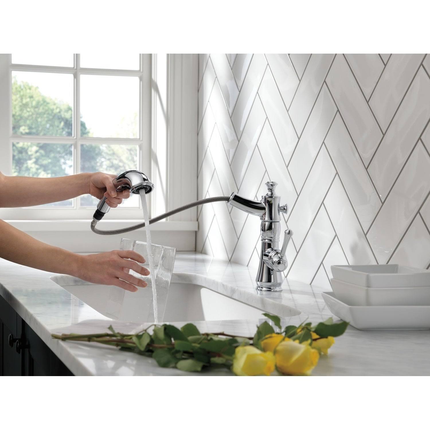 Delta 4197-DST Cassidy Chrome Single Handle Pull-Out Kitchen Faucet