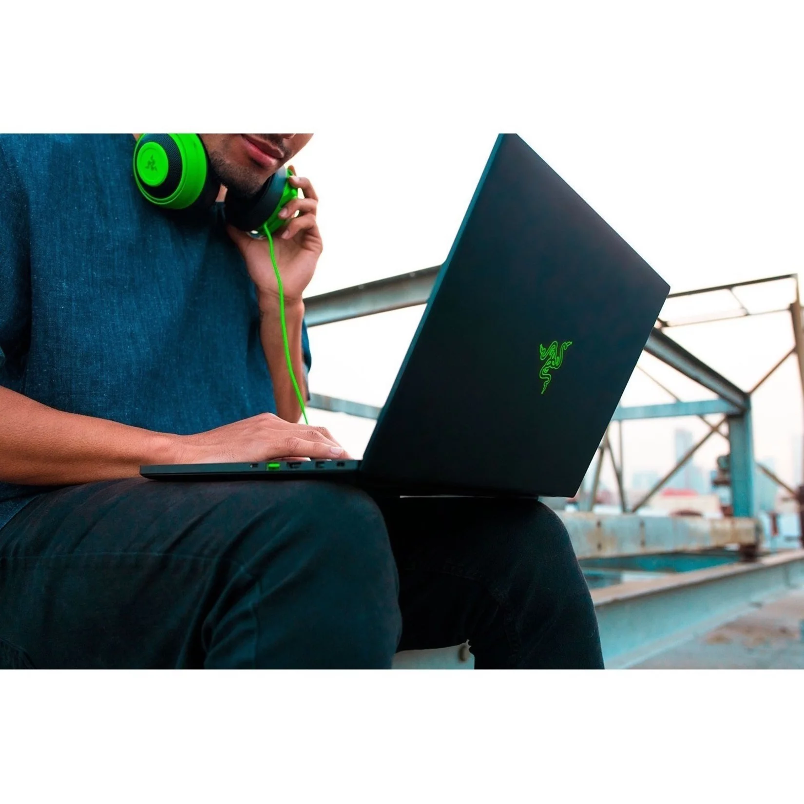 Razer Blade 15 Advanced Edition 15.6" 4K UHD Gaming Laptop, Intel Core i9 i9-12900H, NVIDIA GeForce RTX 3080 Ti 16 GB, 1TB SSD, Windows 11 Home