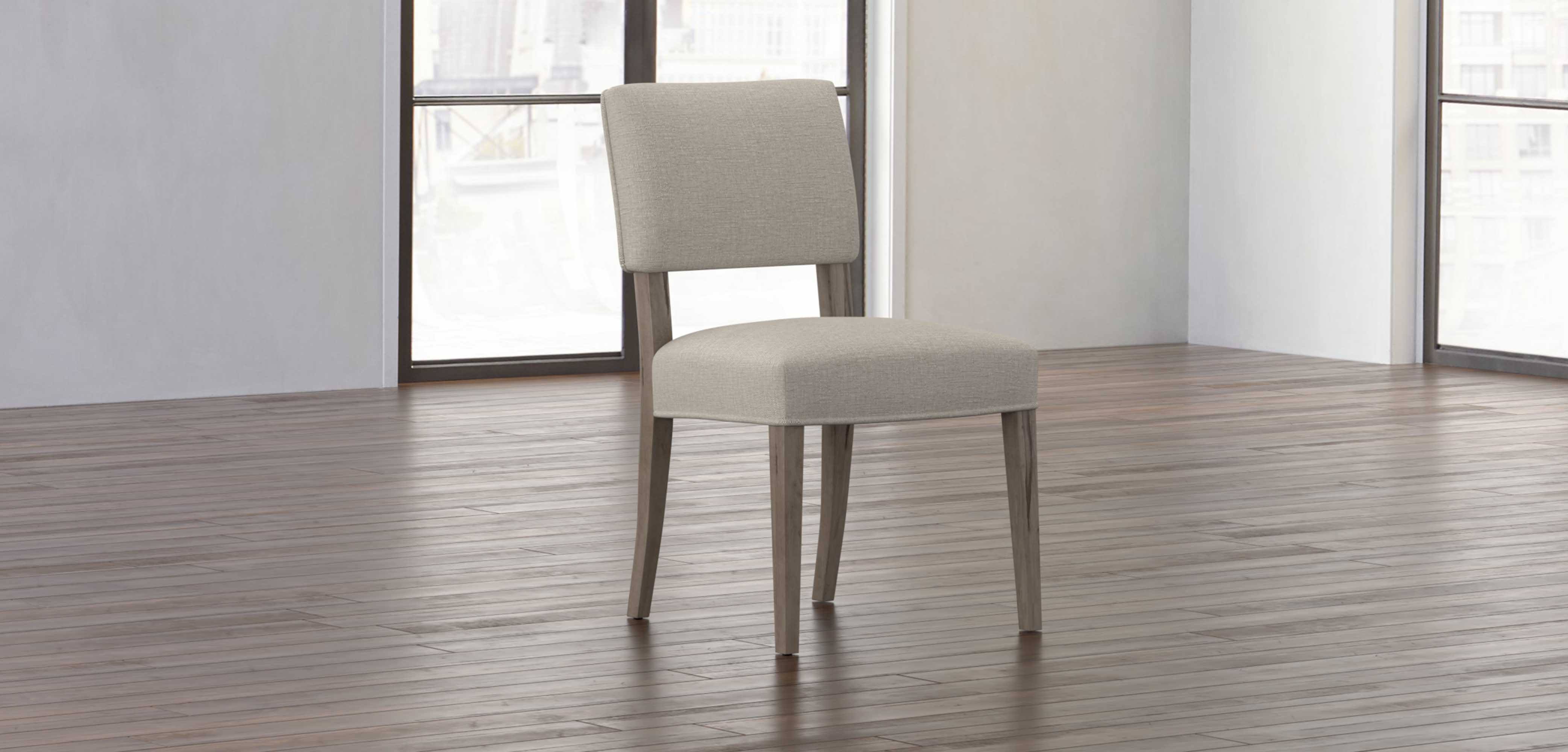 Bailey Maple Side Chair, L:25x22xW:21x22xH:35x22 by Bassett Furniture