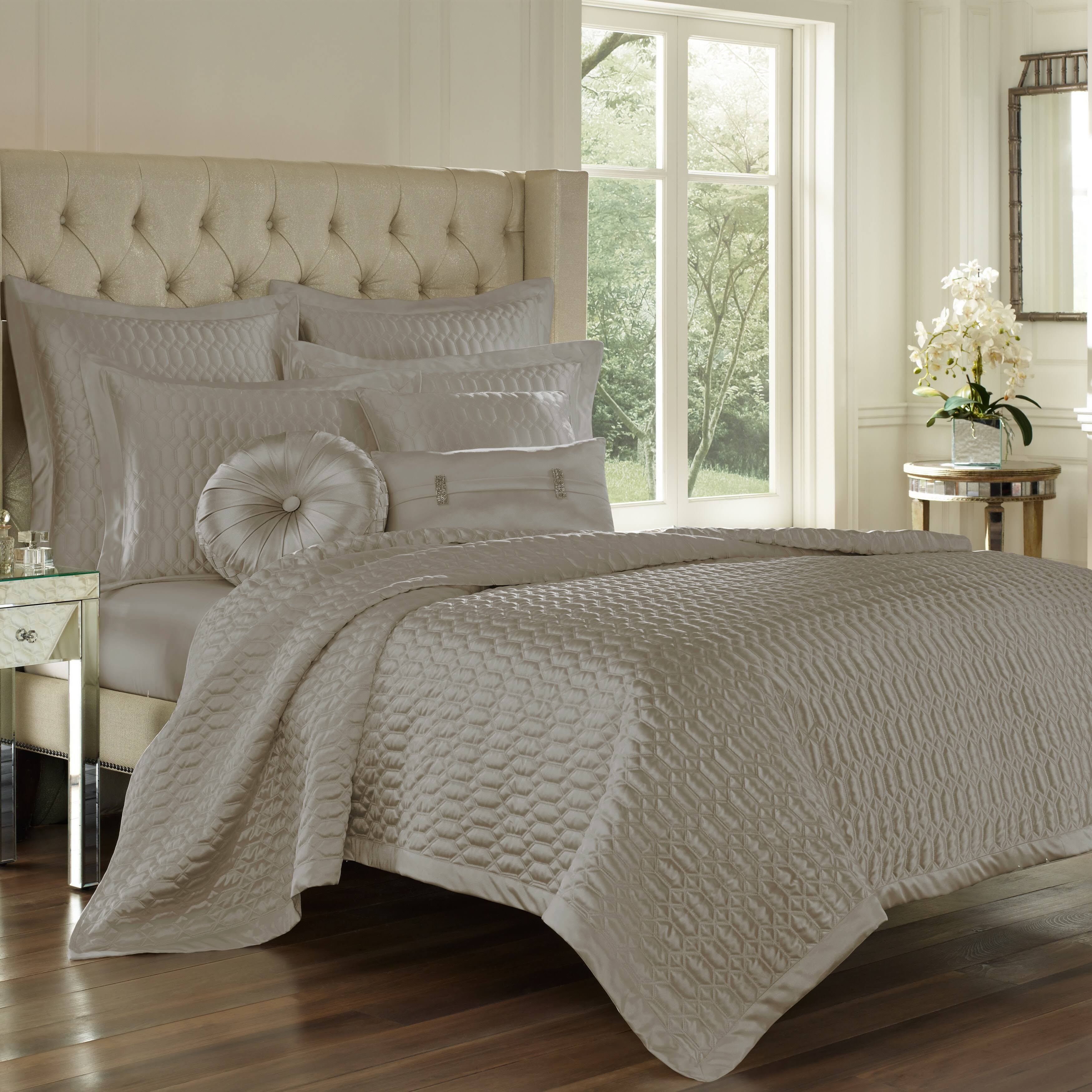 J. Queen New York Satinique Coverlet, King, Silver