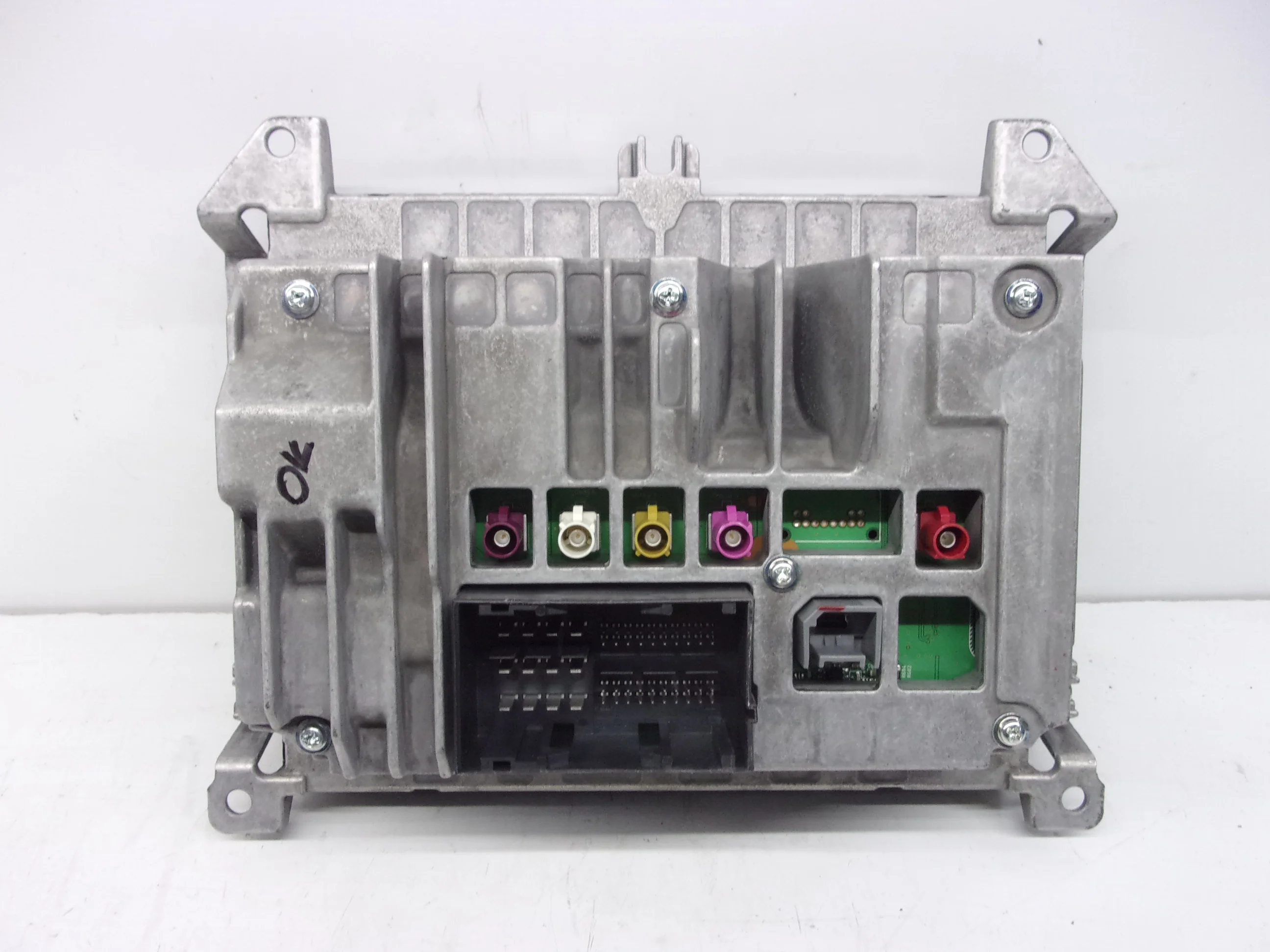 Pre-Owned 2022 Jeep Gladiator Multi Media Bluetooth Navigation Radio Receiver Display OEM (Good)