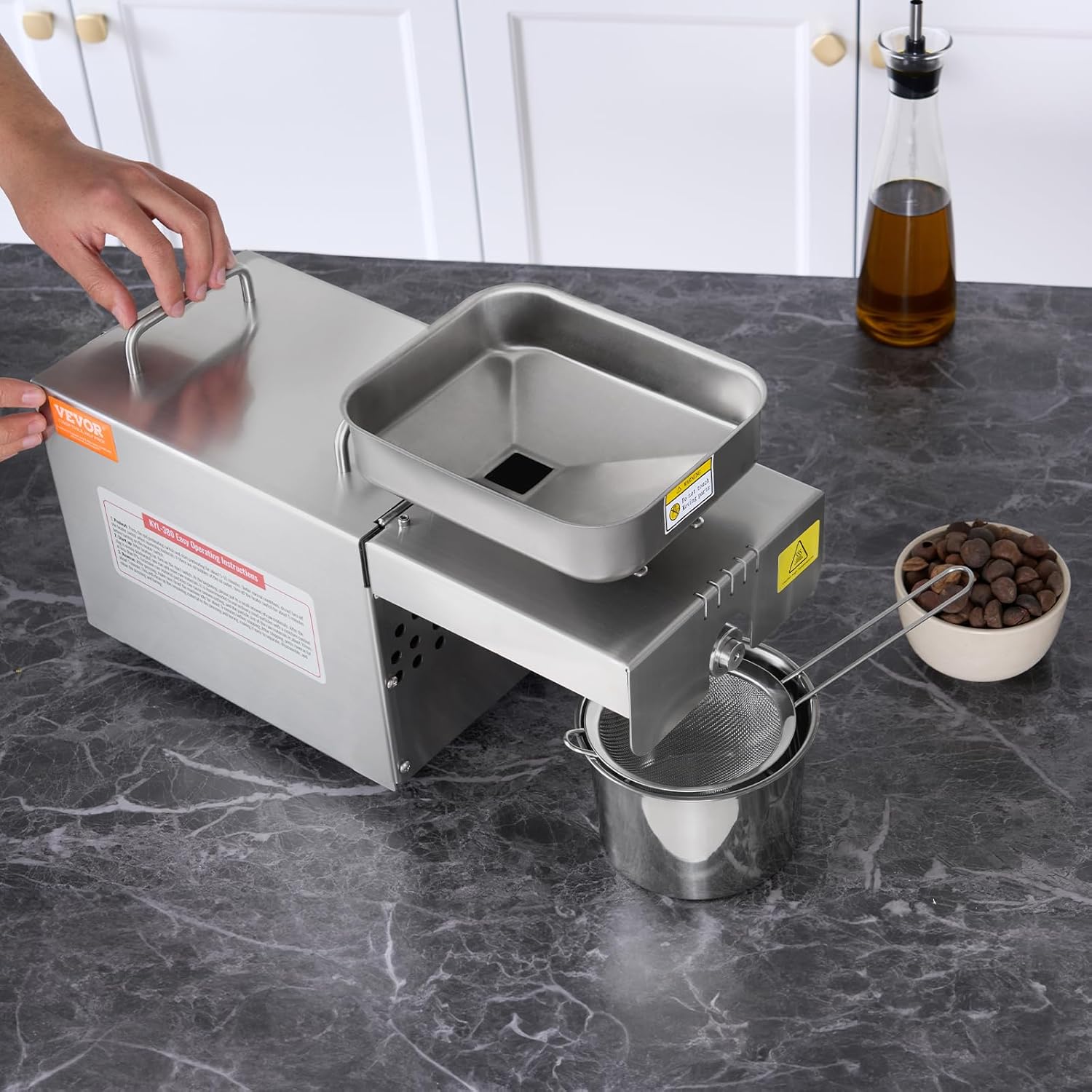VEVOR Electric Oil Press Machine, 700W Stainless Steel Oil Extractor Machine, 140℃ / 284℉ Constant Temperature, Hot Press Oil Expeller for Pressing Peanuts, Sesame Seeds, Rapeseed, Tea Seeds