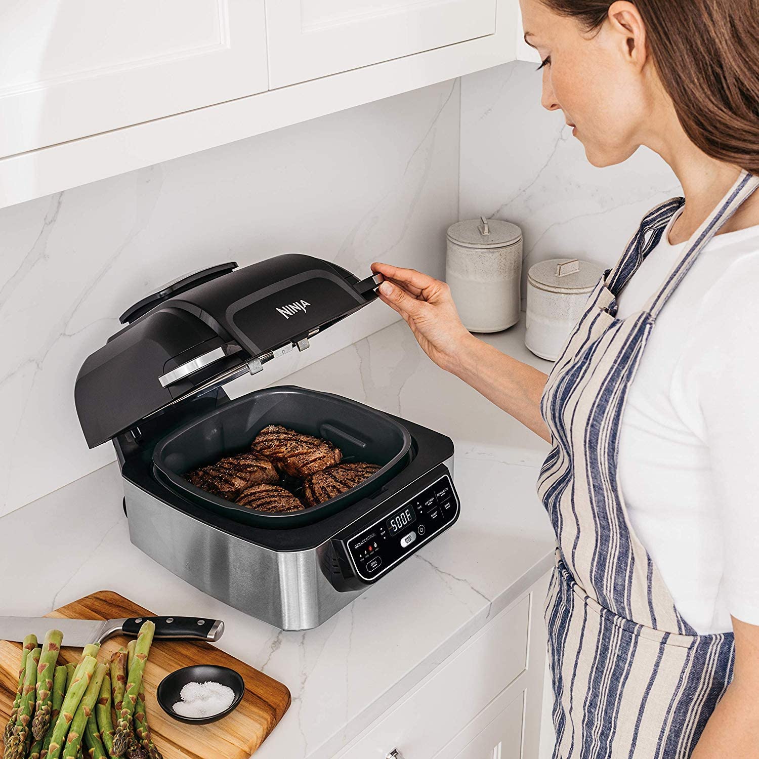 Restored Ninja Foodi 5in1 Indoor Grill with Air Fry, Roast, Bake & Dehydrate (AG302) (Refurbished)