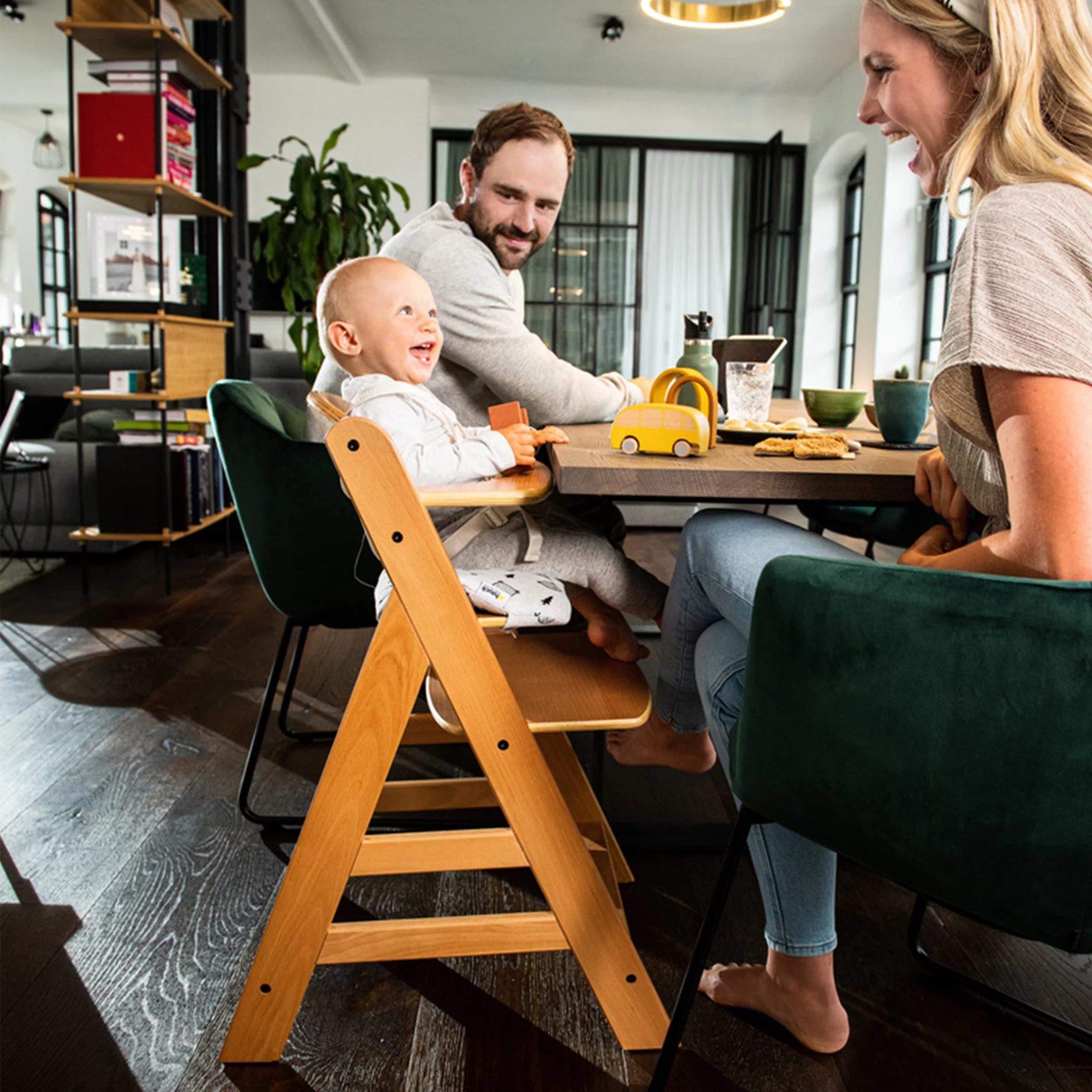 hauck AlphaPlus Grow Along Wooden High Chair w/Grey Tray & Seat Cushion