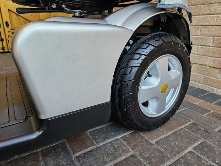 TGA BREEZE S4 MOBILITY SCOOTER WITH CANOPY