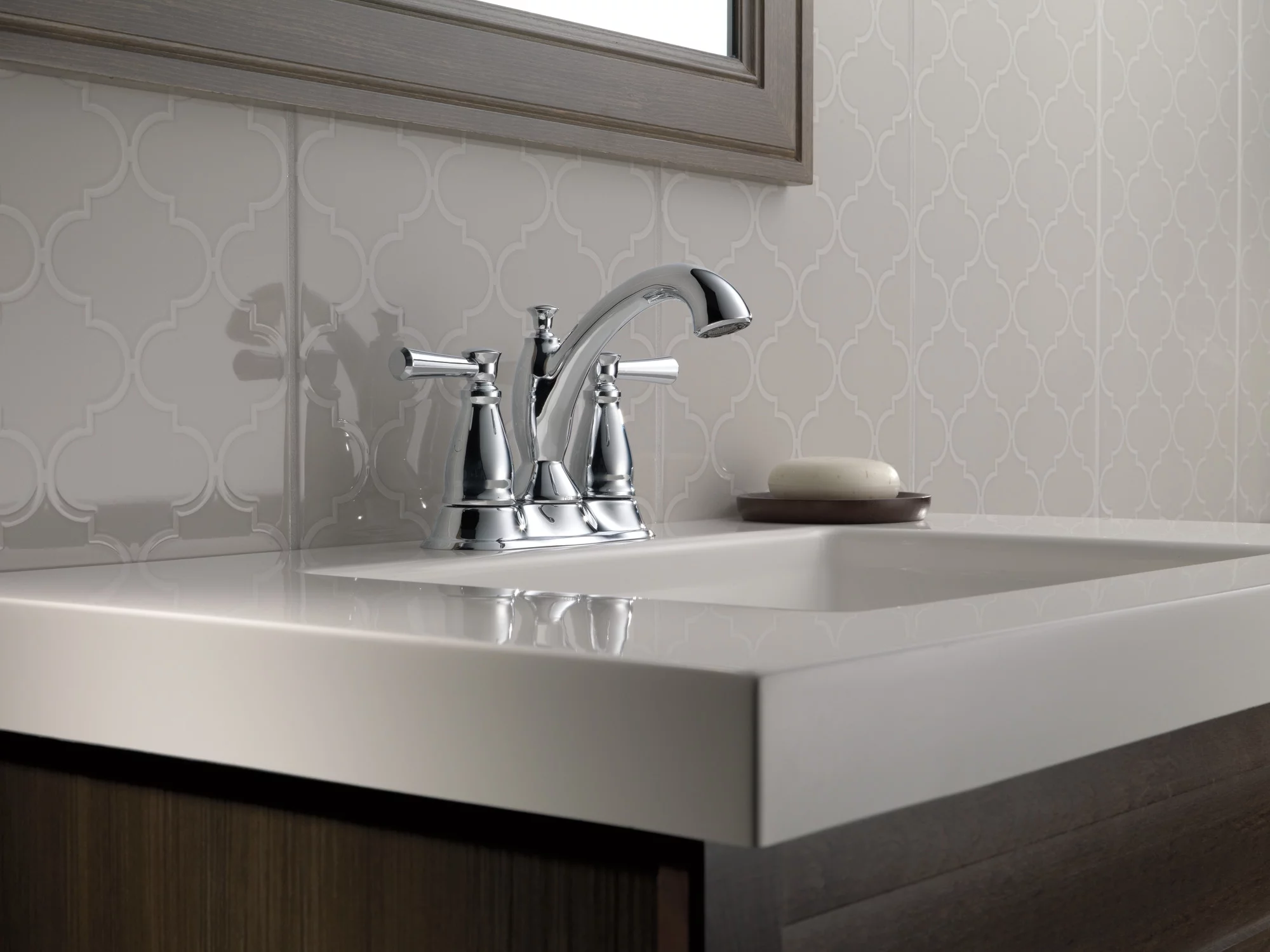 Delta Linden Two Handle Centerset Bathroom Faucet with Metal Drain Assembly in Chrome 2593-MPU-DST