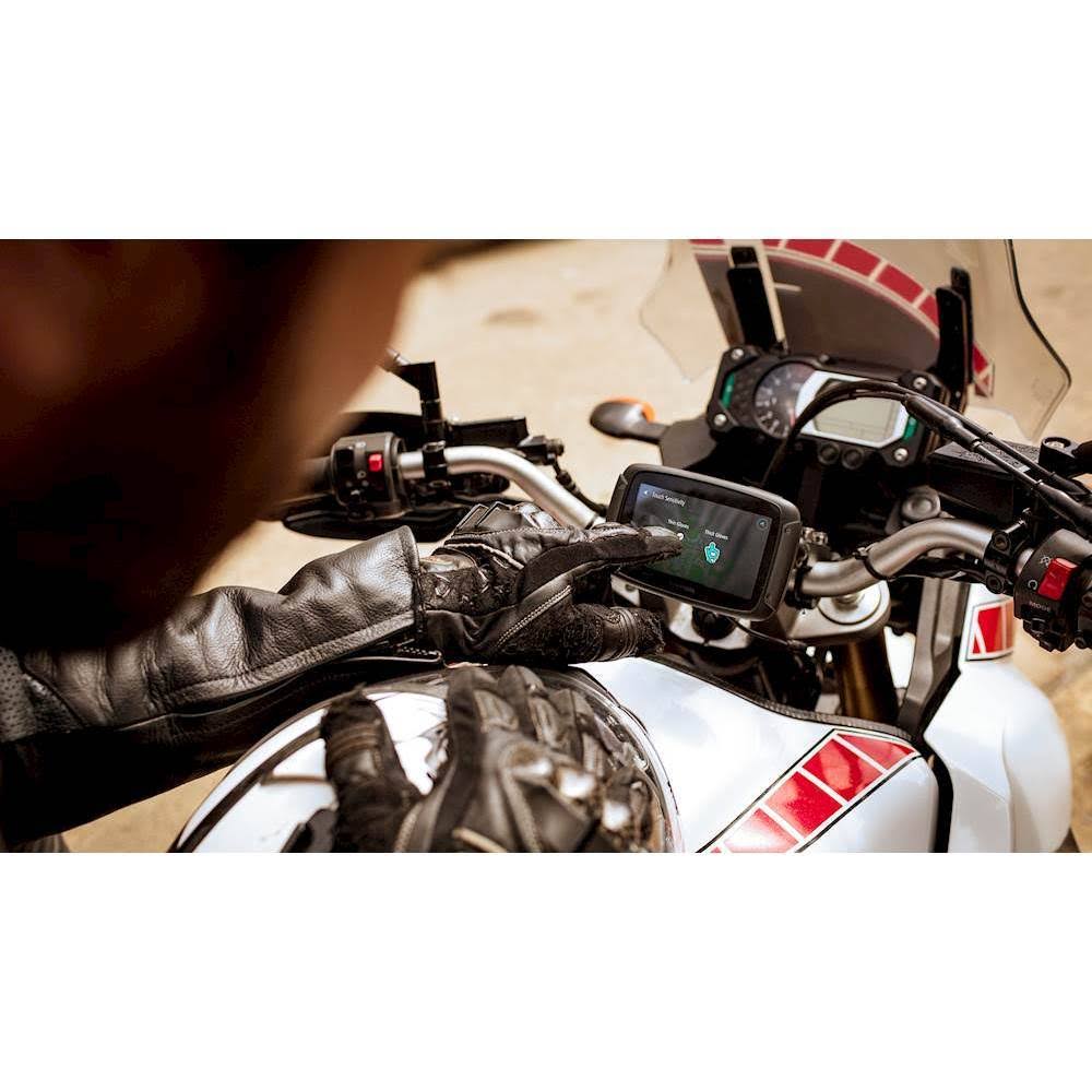 TomTom RIDER 550 Lifetime Traffic u0026 Maps Edition Motorcycle GPS Navigator - 4.3x22 - widescreen Display - North America