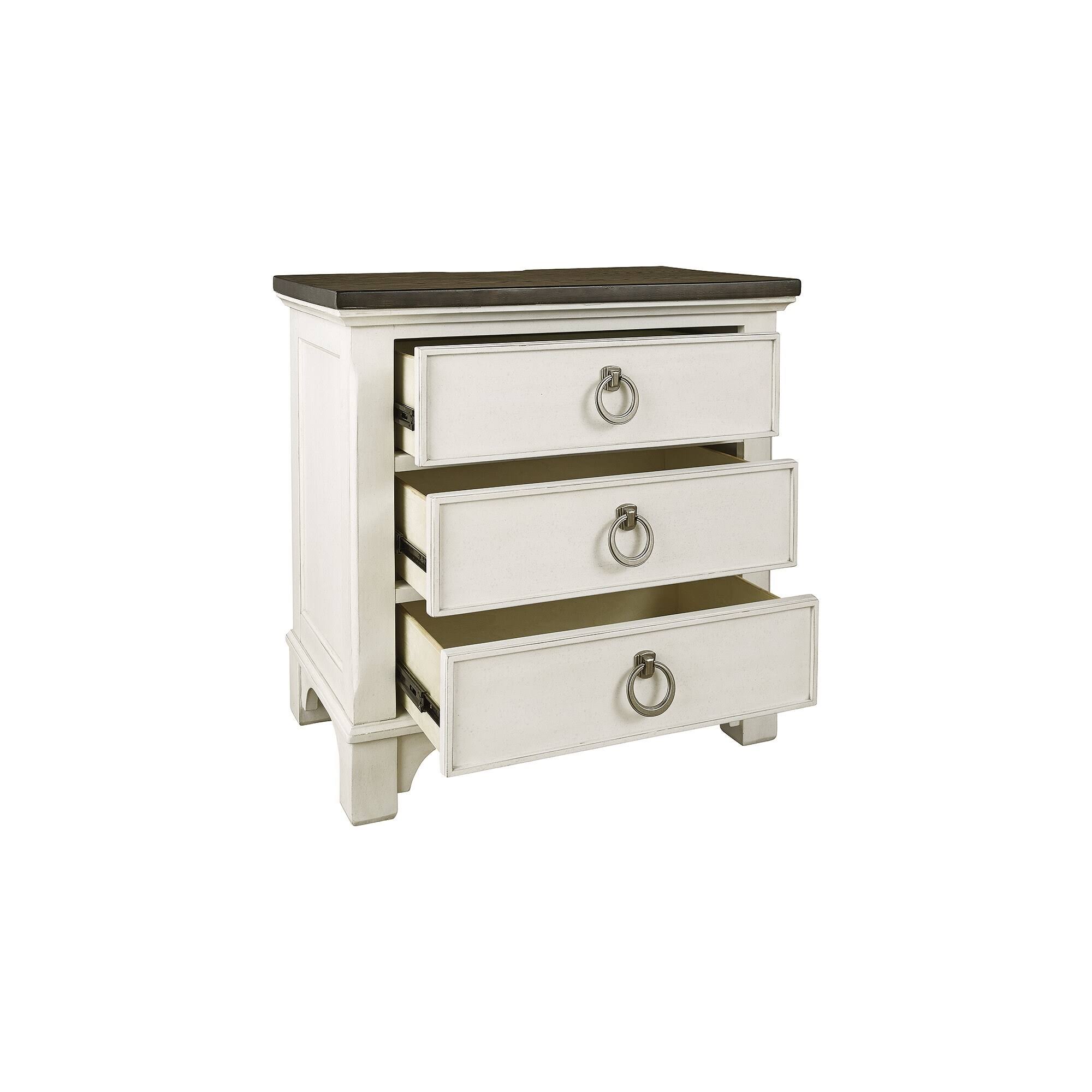 Nashbryn - Three Drawer Night Stand