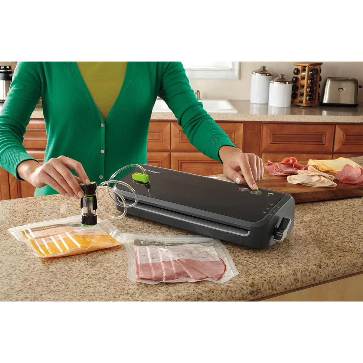 FoodSaver FM2000 Vacuum Sealer Starter System with Bags