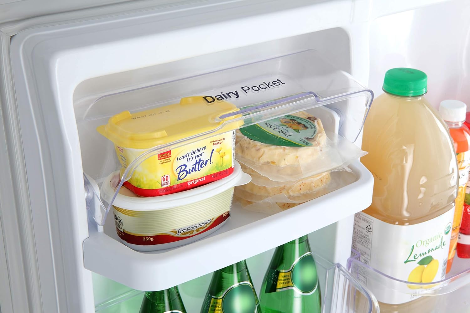 Daewoo RTE18GSWCD Top Mount Refrigerator, 18 Cu.Ft, White, includes delivery and hookup
