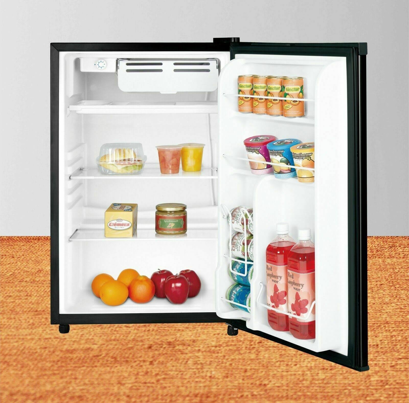 RCA 4.5 Cu ft Single Door Compact Refrigerator Rfr464, Black