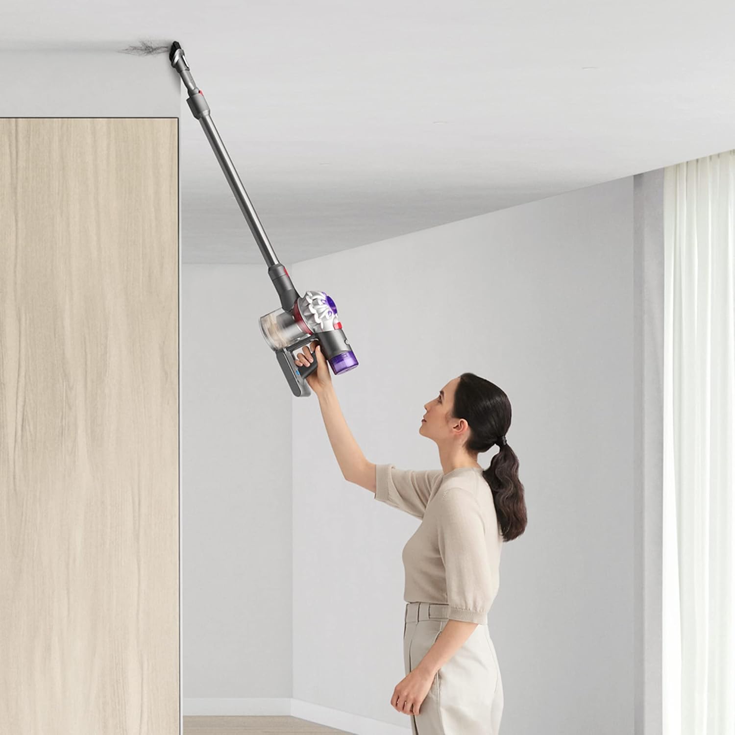 Dyson V8 Cordless Vacuum Cleaner (Renewed)