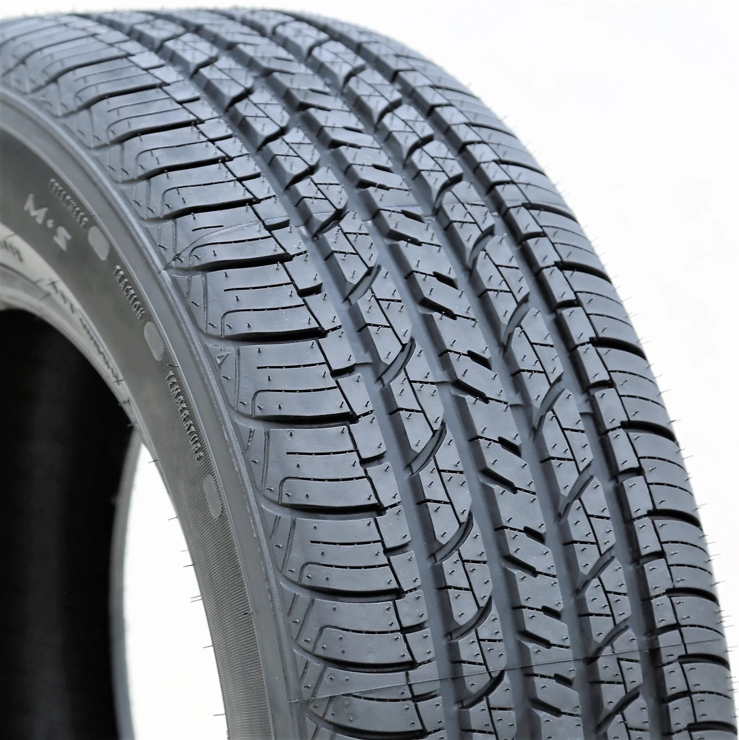 Douglas Douglas All-Season 215/60R15 94H All-Season Tire