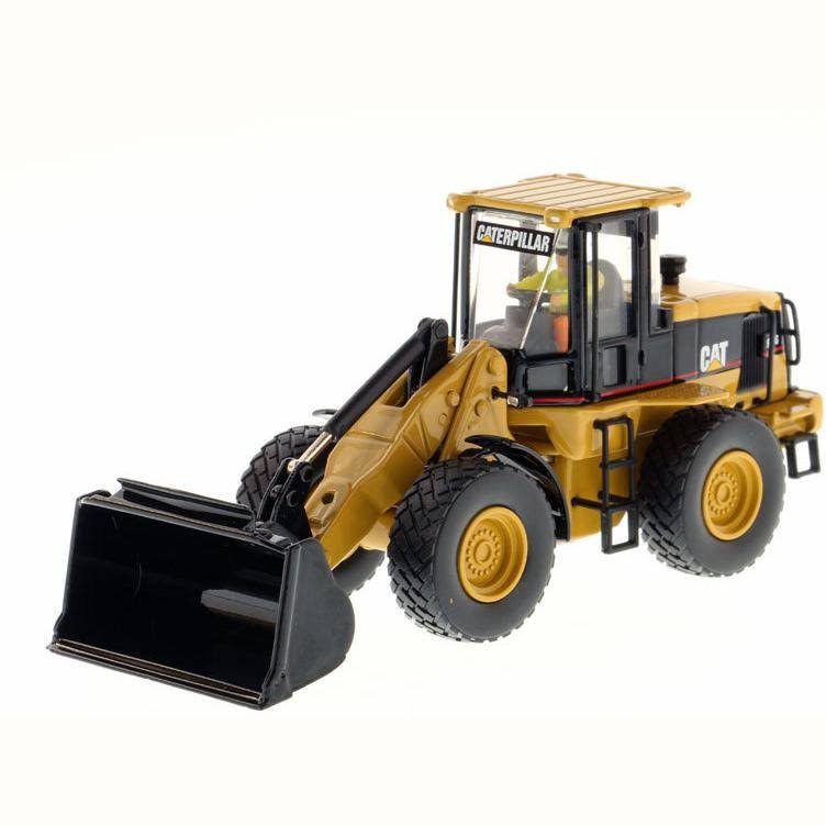 Cat Caterpillar 924G VersaLink Wheel Loader with Work Tools Core Classics Series with Operator 1/50 by Diecast Masters