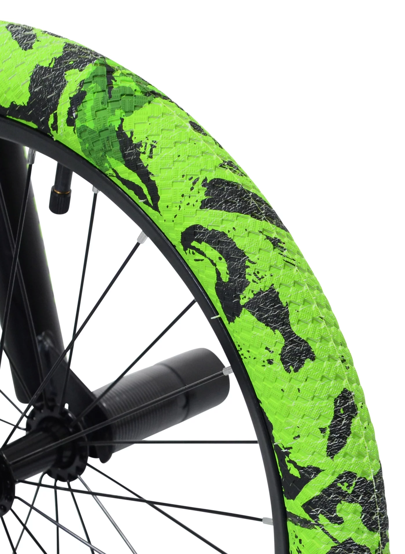 Kent Bicycles 18" Madd Gear MG18 BMX Boy's Child Bike, Black and Green