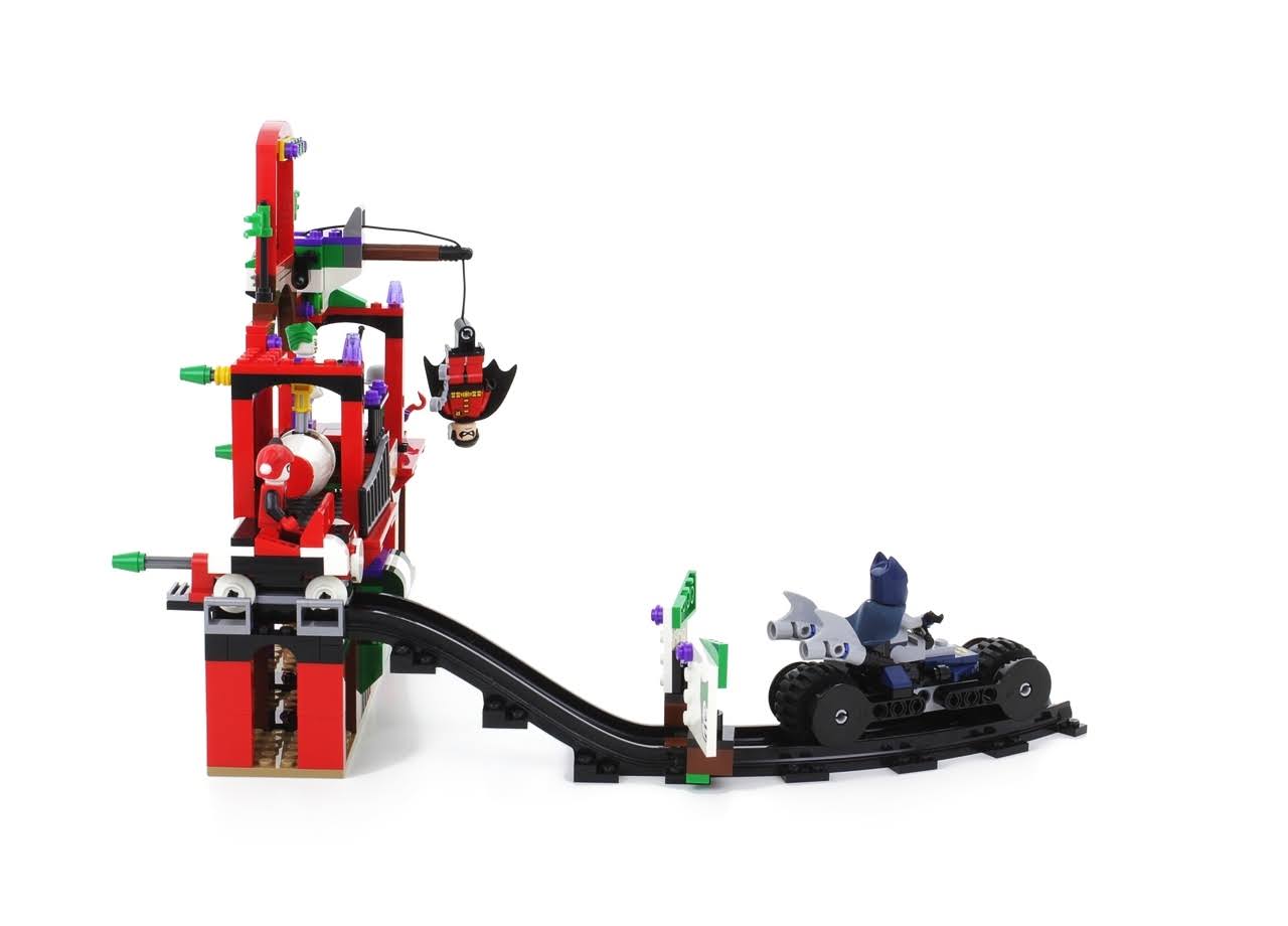 LEGO DC Comics Super Heroes 6857 - The Dynamic Duo Funhouse Escape