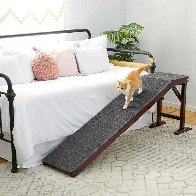 Frisco Deluxe Wooden Carpeted Cat Dog Ramp - Pet Supplies online store
