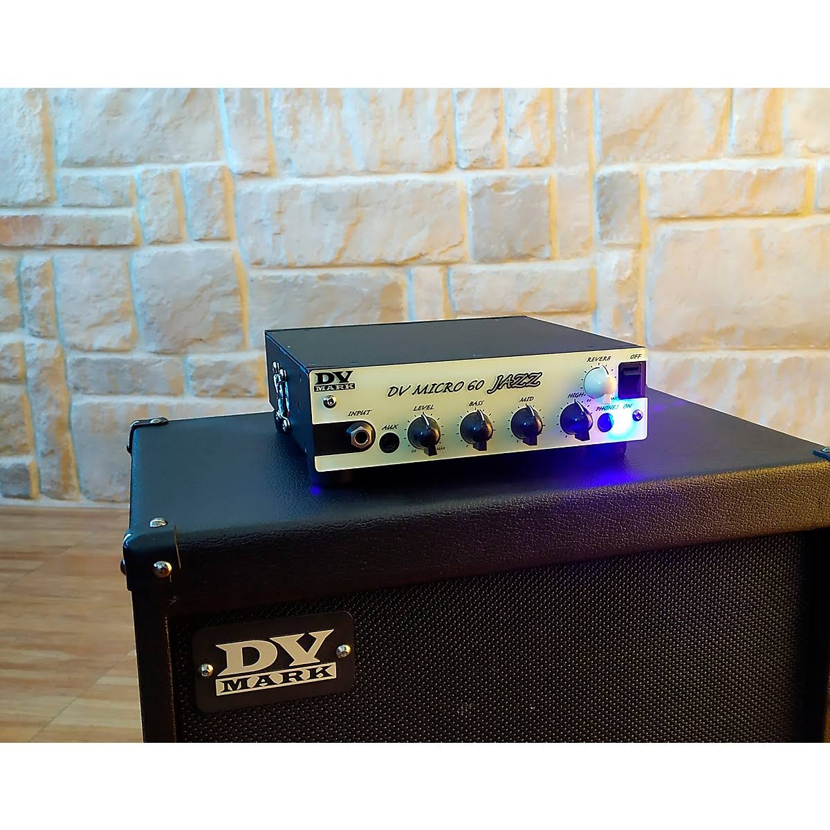DV Mark Micro 60 Jazz 60W Guitar Amp Head Black and Beige