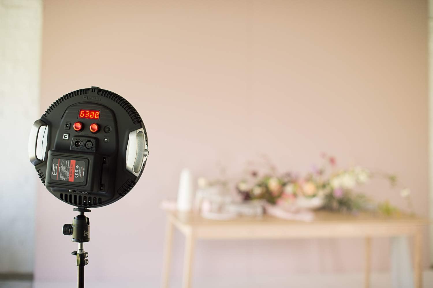 Rotolight AEOS, Bi-Color Continuous Location LED Light & High-Speed Sync Flash (HSS)