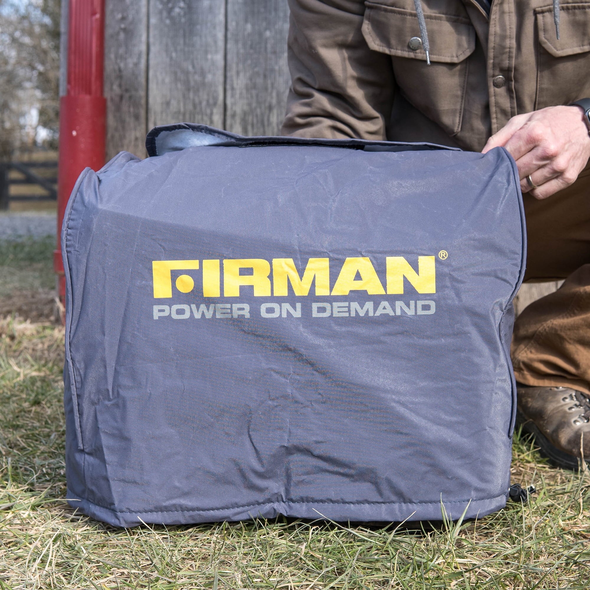 FIRMAN W01682 1600/2000 Watt Peak Gasoline Powered Inverter Generator