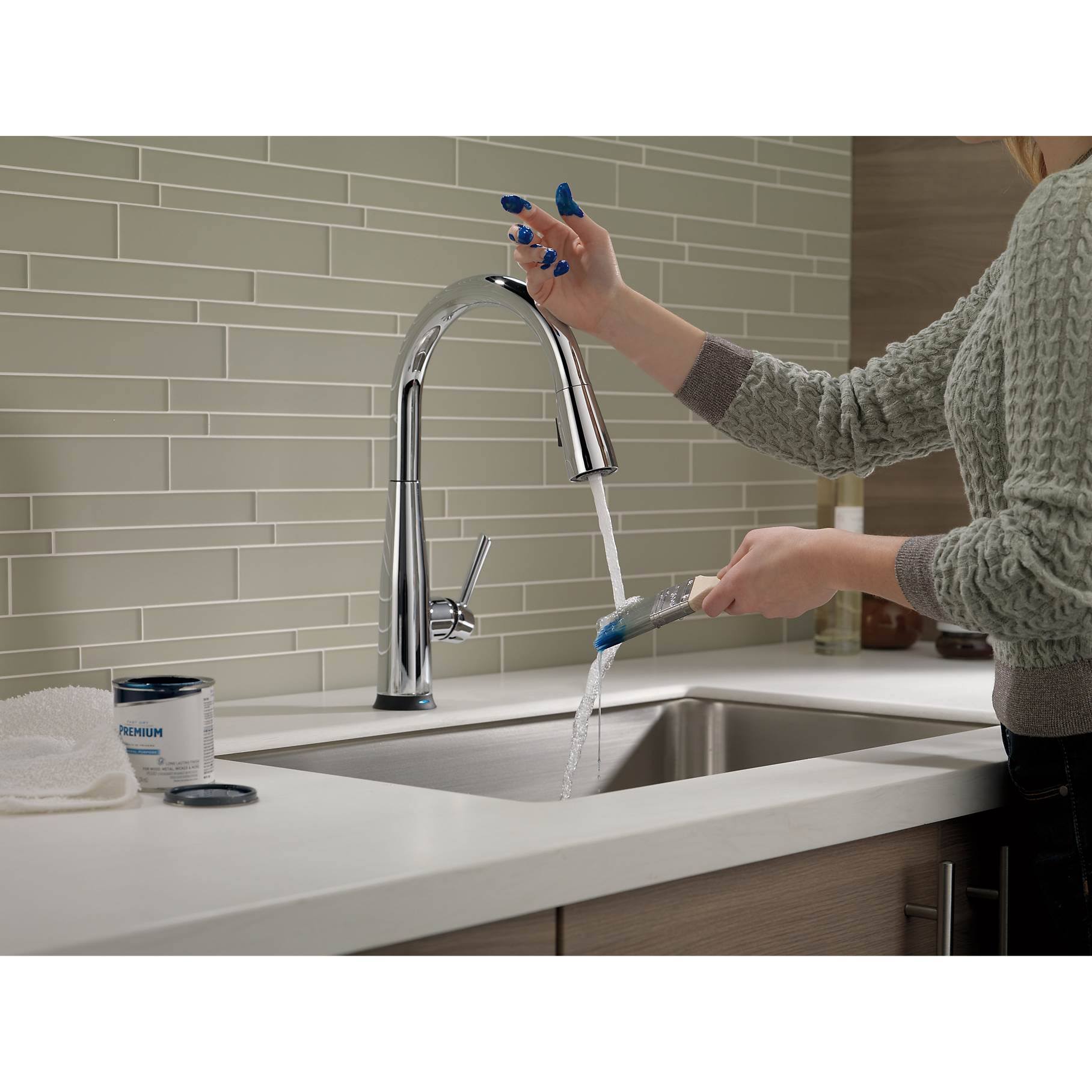 Delta 9113T-DST Essa Single Handle Pull-Down Kitchen Faucet with Touch2O Technology - Chrome