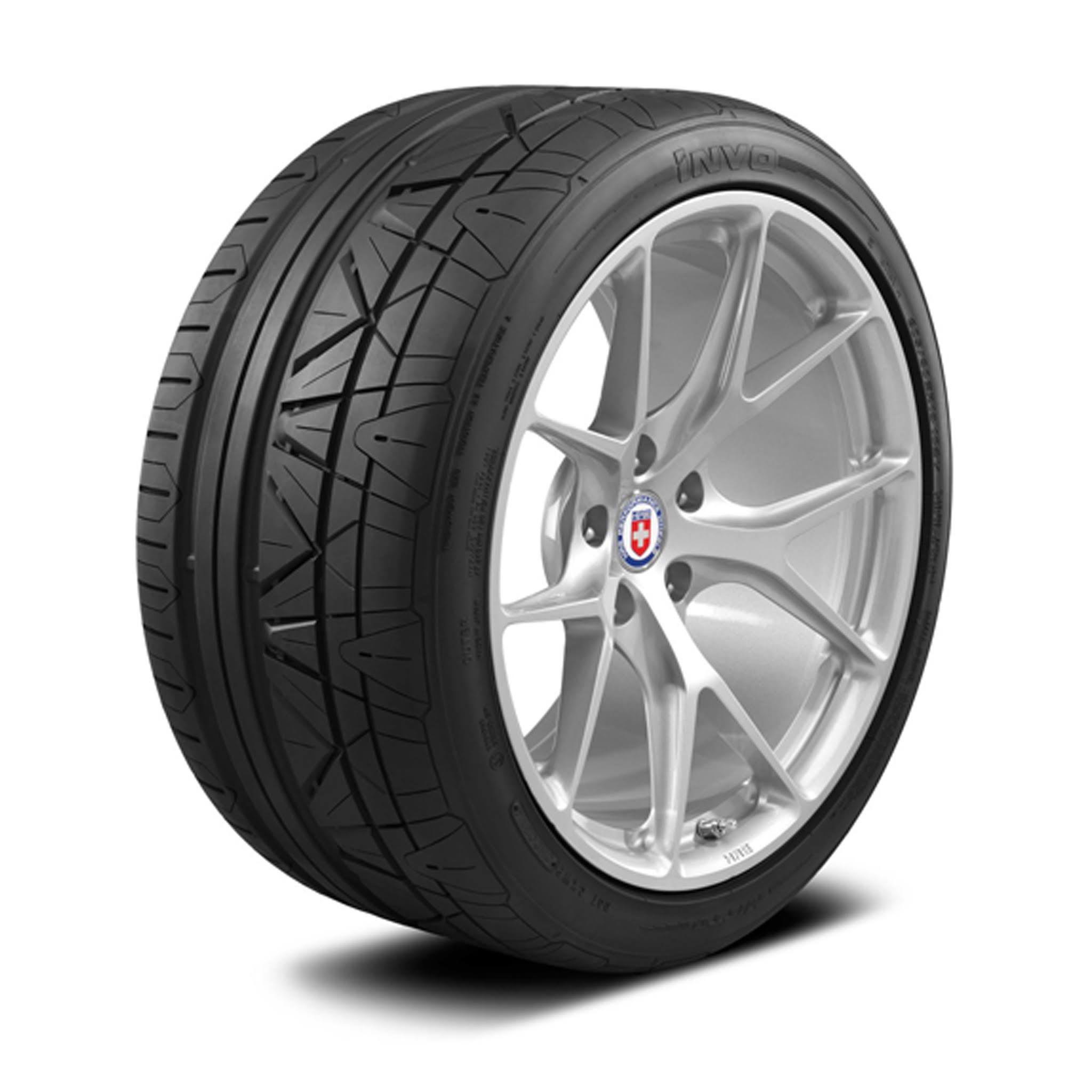 Nitto Invo 235/40R18