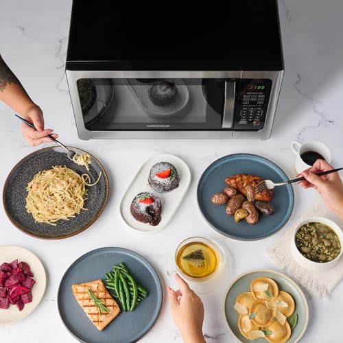 Farberware Countertop Microwave 1100 Watts, Microwave Oven With LED Lighting and Child Lock - Perfect for Apartments and Dorms - Easy Clean
