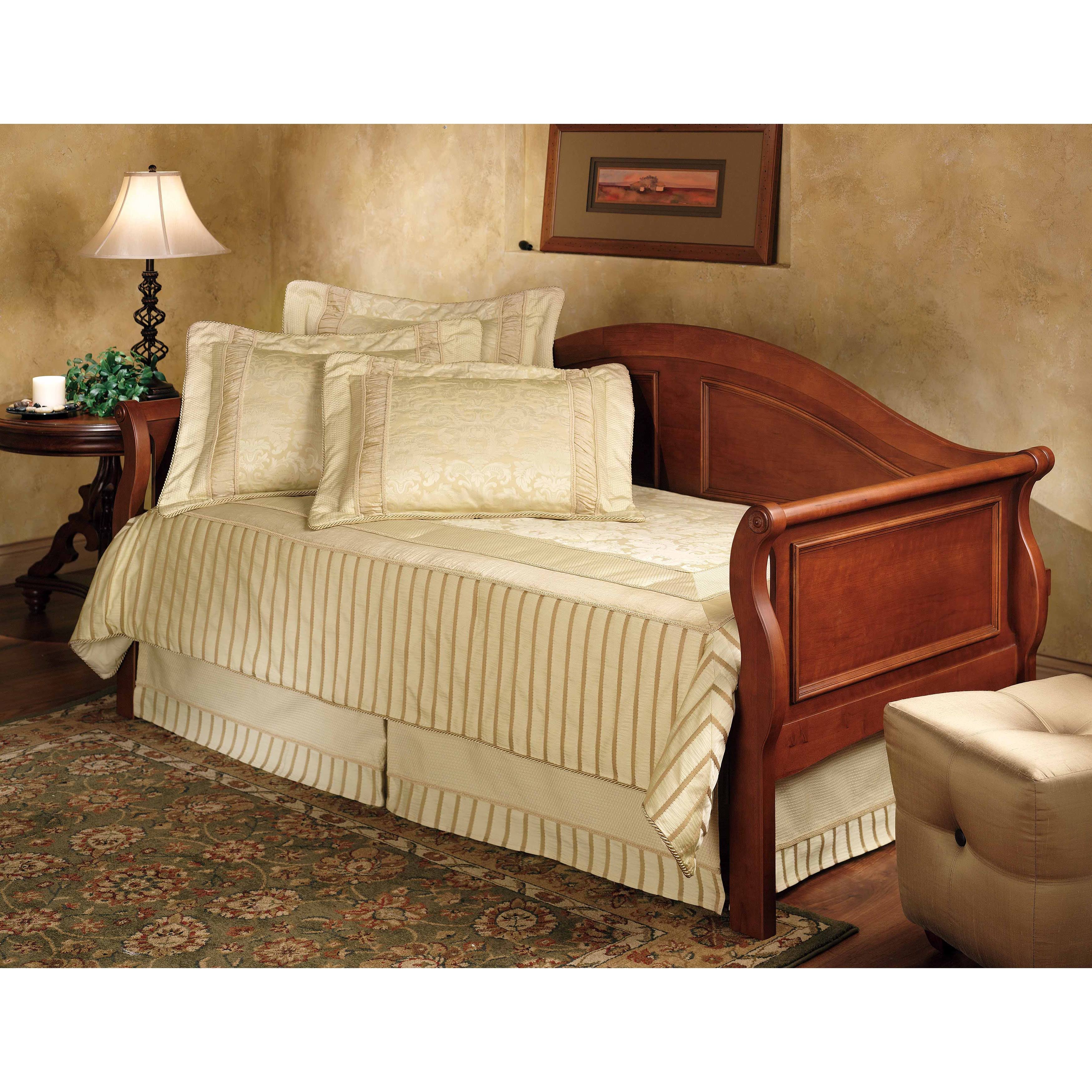 Hillsdale Bedford Daybed W/Suspension Deck , Cherry 102467-107140