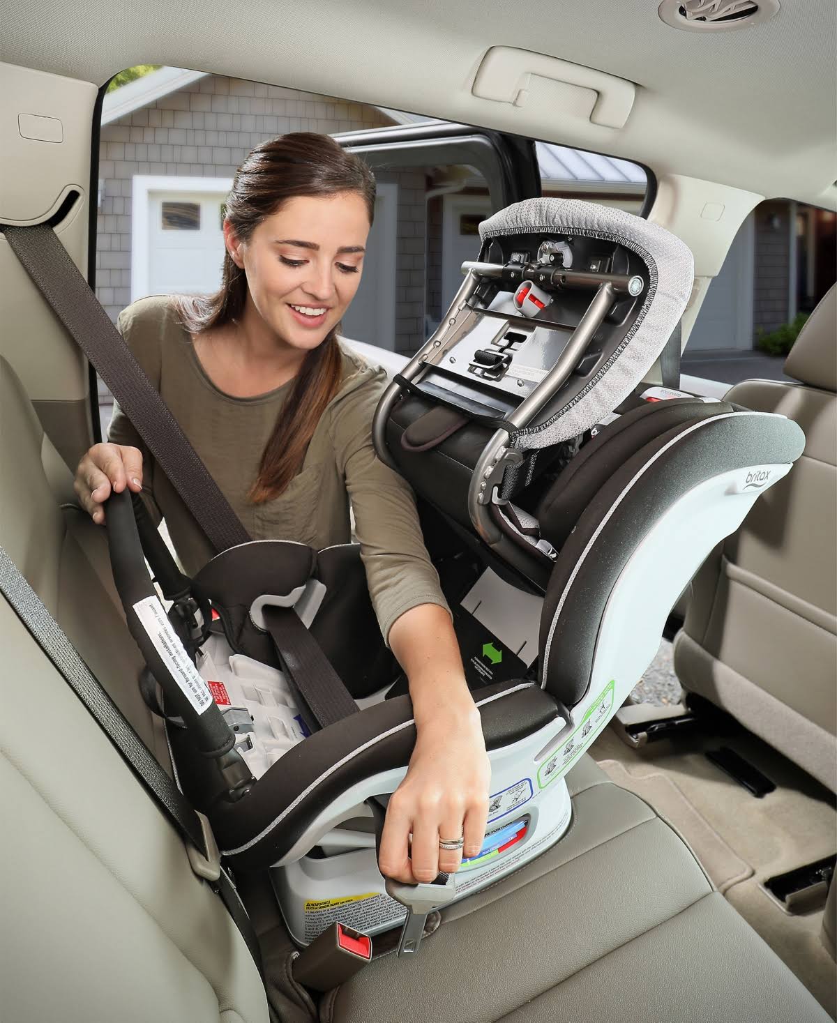 Britax Boulevard ClickTight ARB Convertible Car Seat Vector