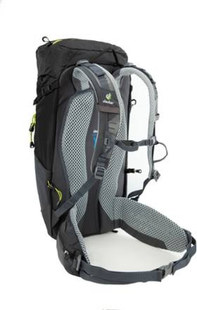 Deuter Trail 30 - Black-Graphite - Daypacks