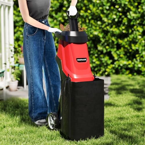 15 Amp Electric Wood Chipper Shredder, Corded Leaf Mulcher Shredder with Plunger, Collection Bag & 15:1 Reduction, Garden Shredder with Wheels for Branches, Leaves, Waste(Red)