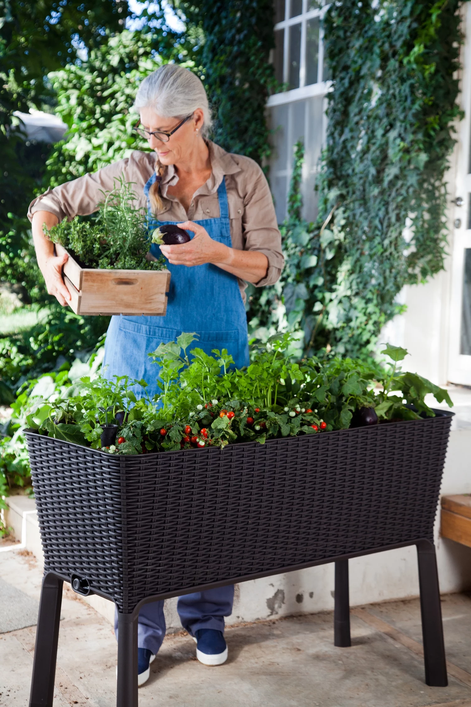 Keter Easy Grow Durable Resin Raised Garden Bed with Self-Watering and Drainage System, Rattan Anthracite Grey