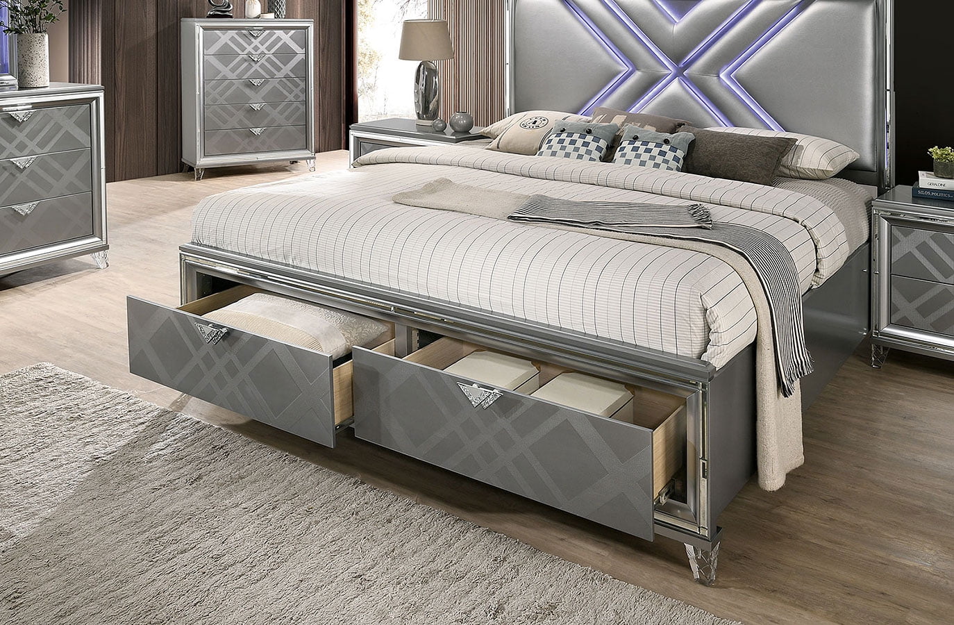 Contemporary Silver Eastern King Size Bed w LED Dresser Mirror USB 2x Nightstands 5pc Set Bedroom Furniture Chrome Pulls