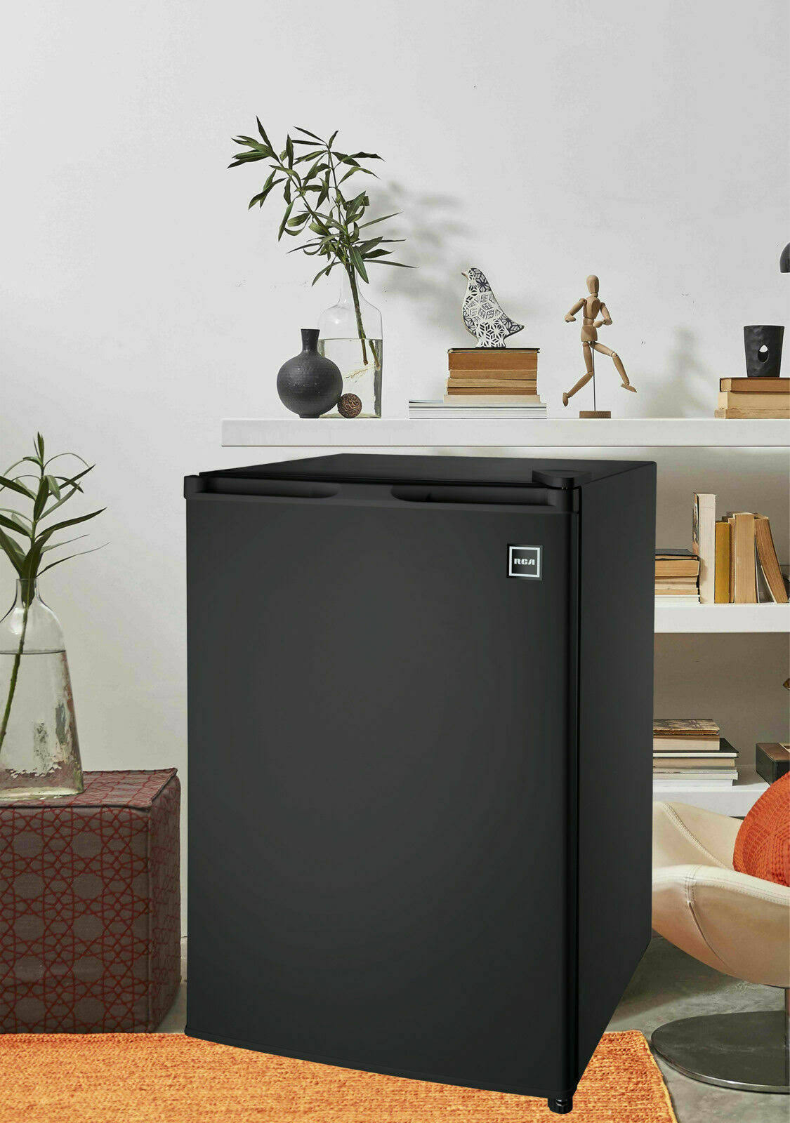 RCA 4.5 Cu ft Single Door Compact Refrigerator Rfr464, Black