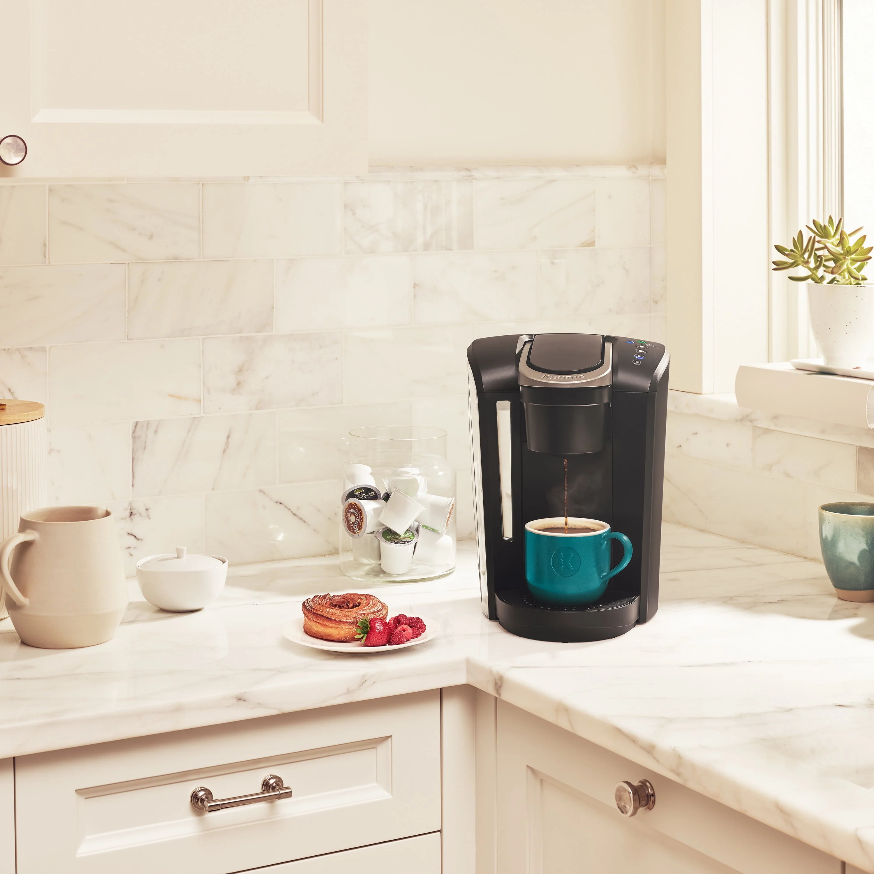 Keurig K-Select Single-Serve K-Cup Pod Coffee Maker with 12oz Brew Size, Strength Control, Matte Black