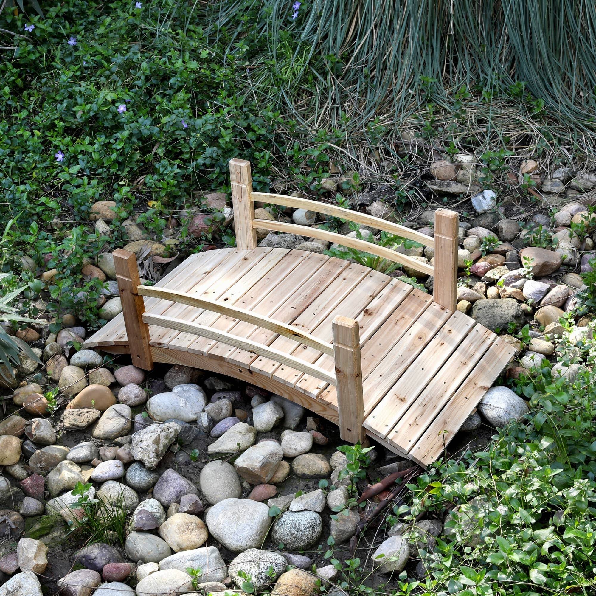 Shine Company 5 ft. Cedar Garden Bridge - Natural