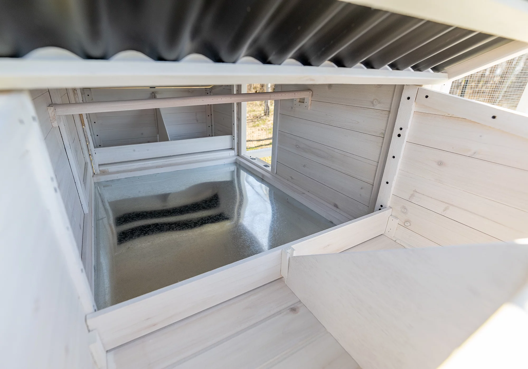 Zylina Modern Walk-In Hen House - Chicken Coop