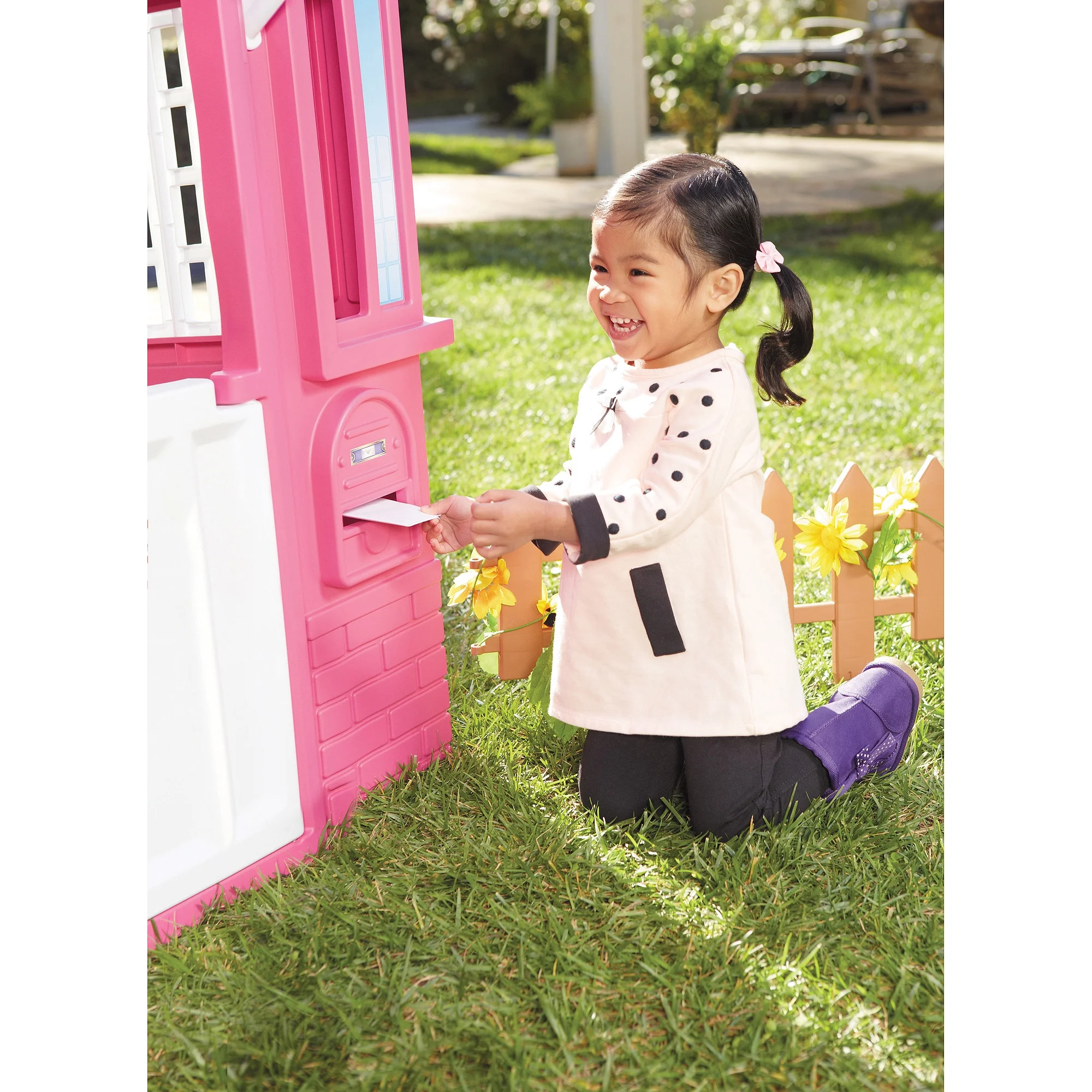 Little Tikes Princess Cottage Playhouse, Pink