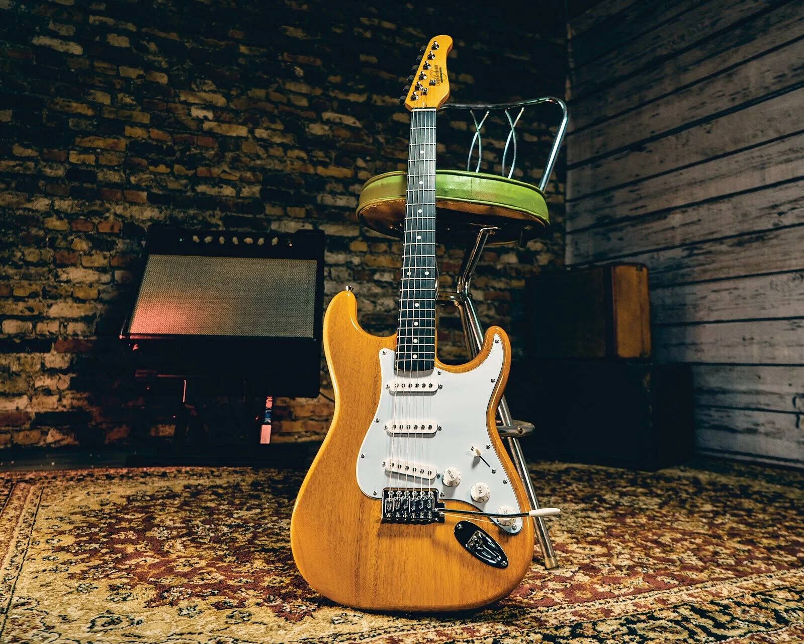 Oscar Schmidt Os-300-nh-a-u 6 String Double Cutaway SSS Electric Guitar Natural