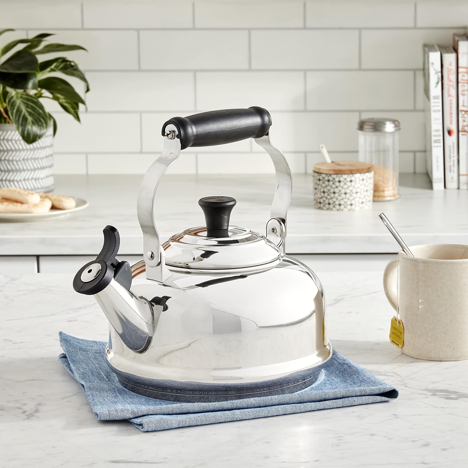 Le Creuset Stainless Steel Whistling Tea Kettle, 1.7 qt.