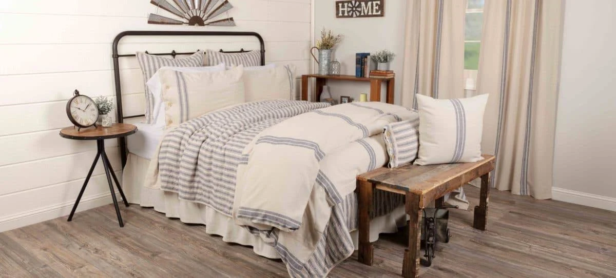Piper Classics Market Place Blue Ticking Stripe Quilt, California King. 103x22 x 103