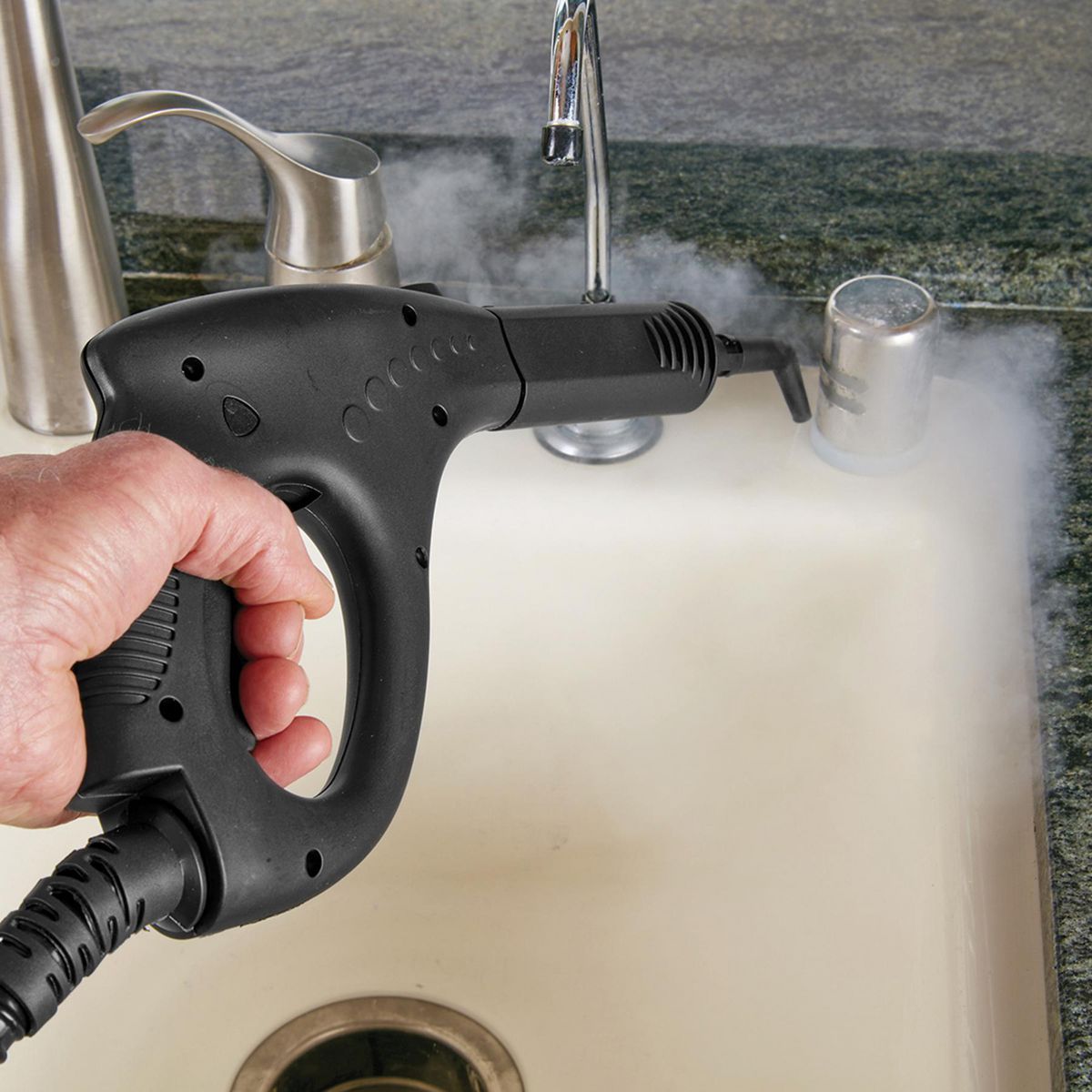 CENTRAL MACHINERY 1500 Watt Steam Cleaner Kit