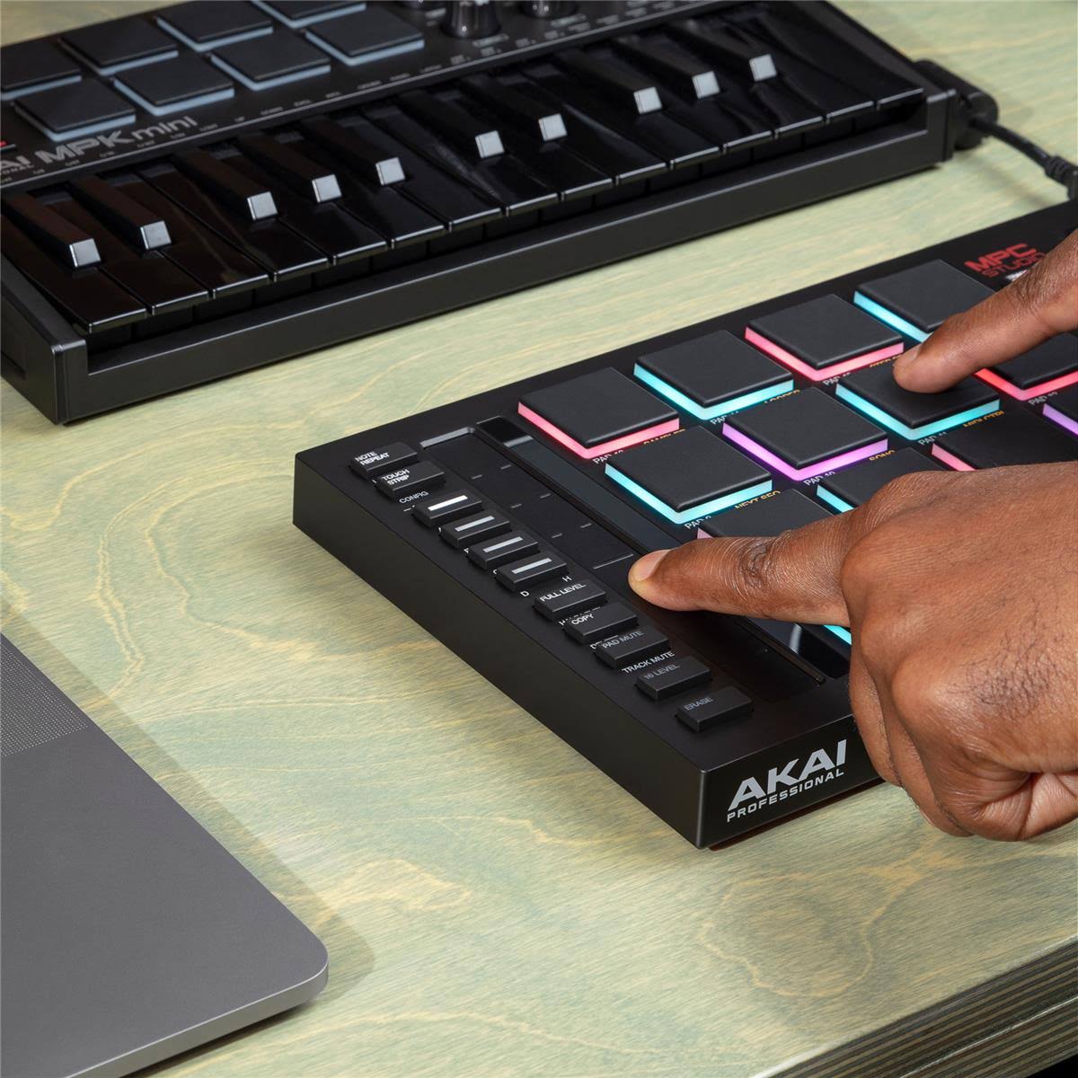 Akai MPC Studio 2 Music Production Controller