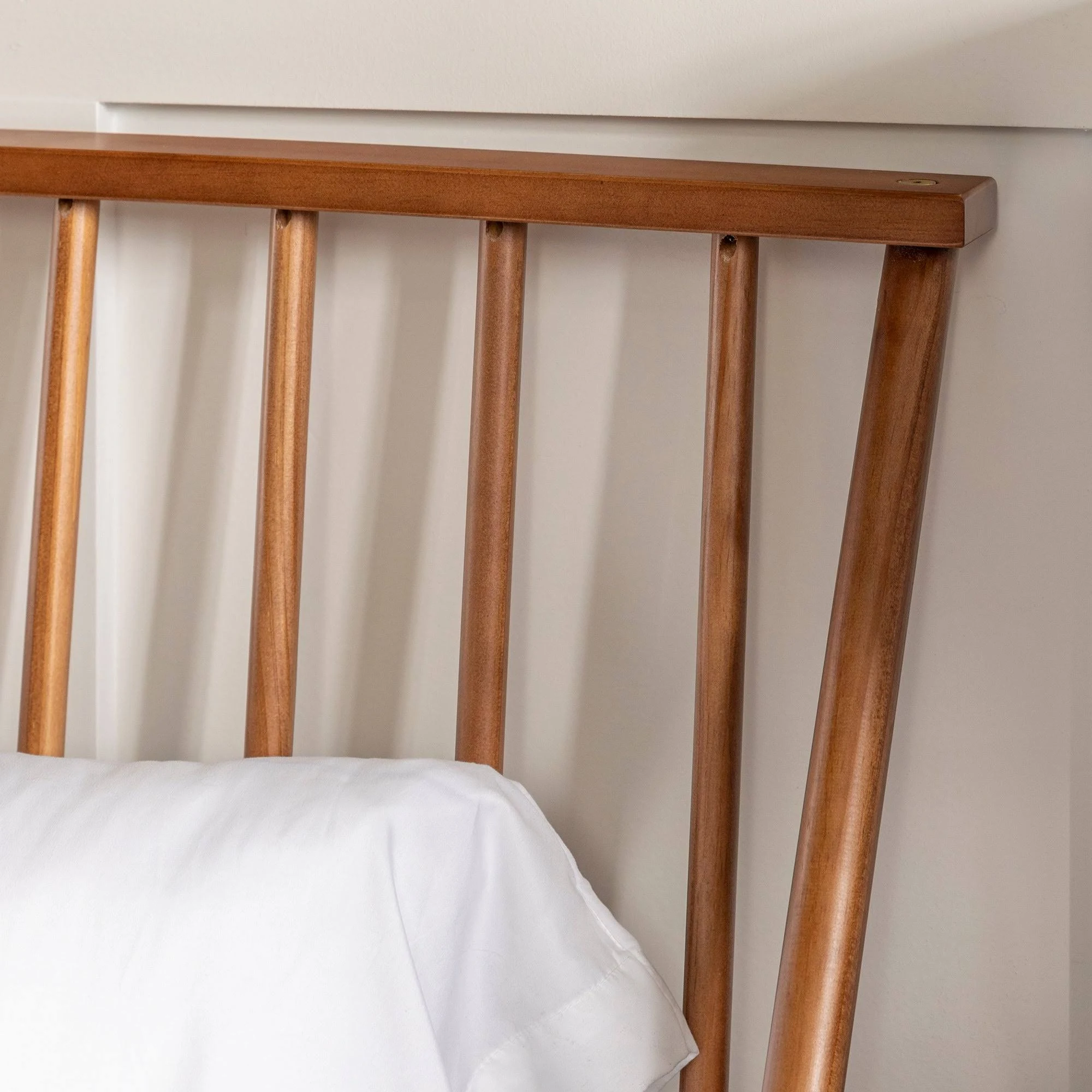 Carson Carrington Blaney Solid Pine Wood Spindle Bed - Light Oak - Queen