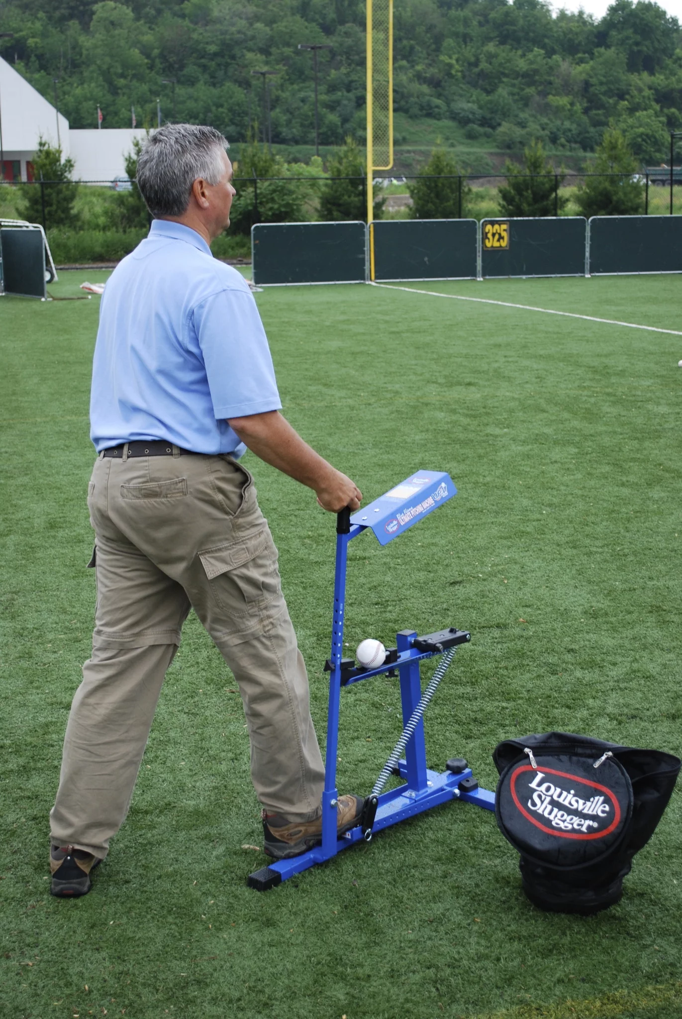 Louisville Slugger Blue Flame Pitching Machine L60111