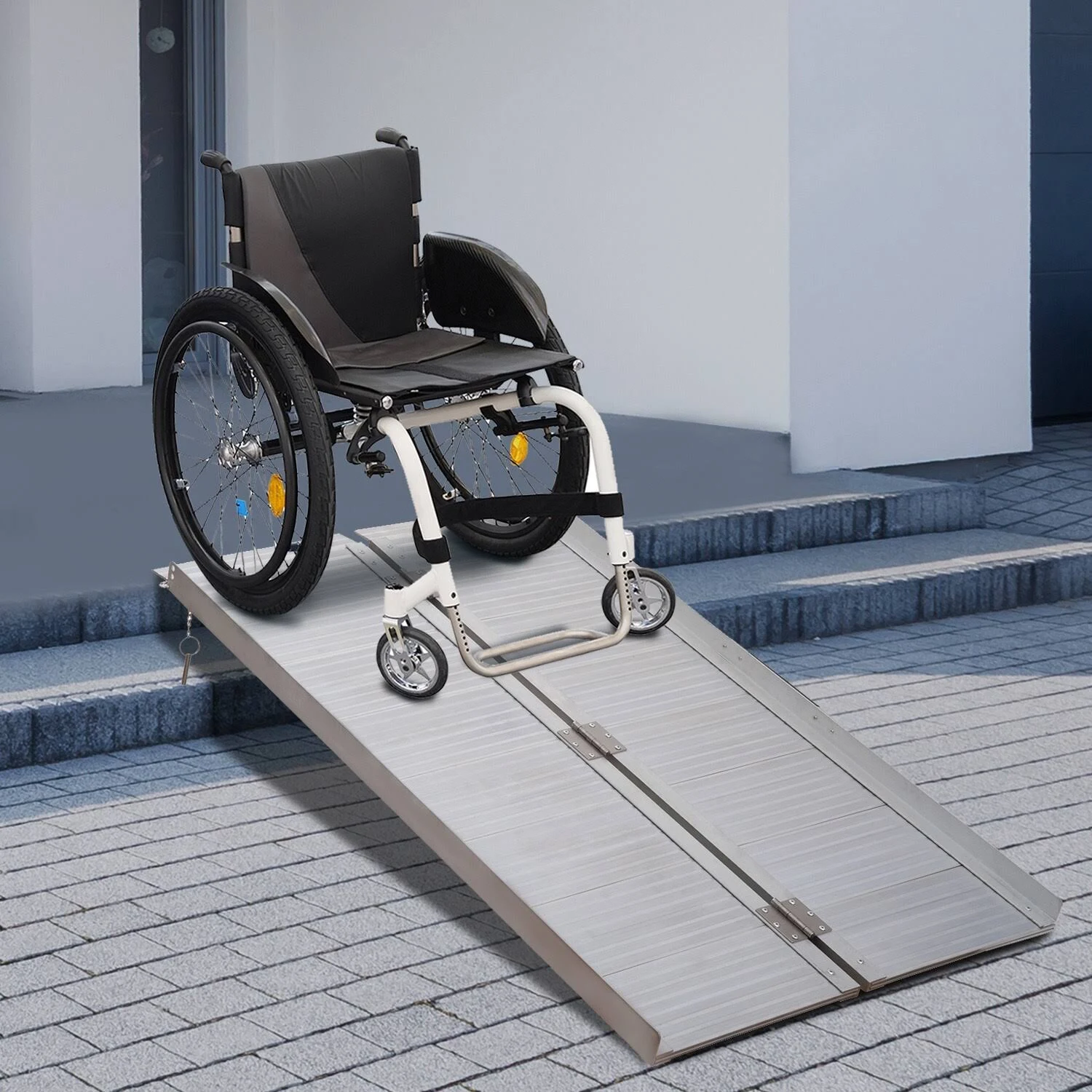 HOMCOM Lightweight Aluminum Alloy Portable Skidproof Folding Wheelchair Carrier Ramp with Carrying Handle, 4&